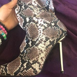 Snake skin boot shoes